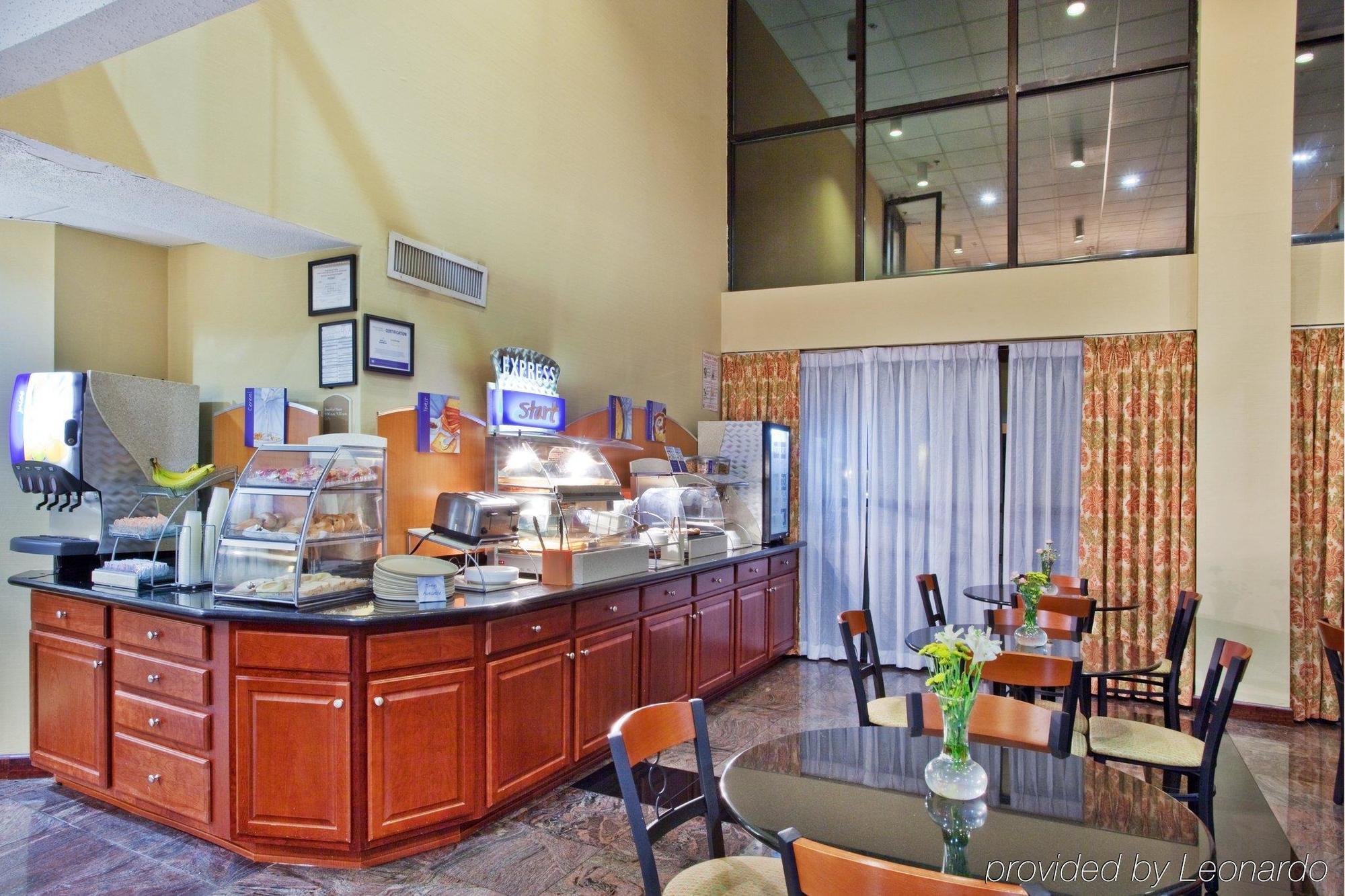 Holiday Inn Express Hotel & Suites Lawrenceville By Ihg Εξωτερικό φωτογραφία